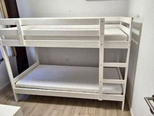 2 beds 2 baths Room only