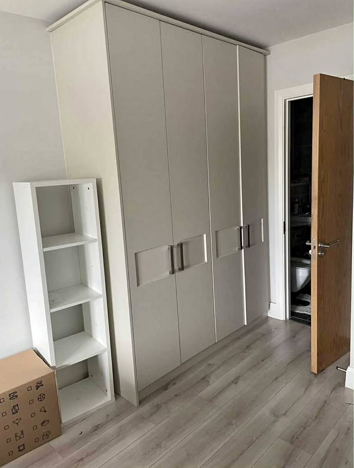 1 bedroom and bathroom