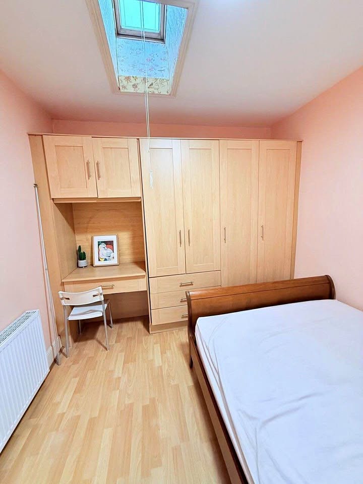 Lovely double room in a beautifully renovated house, available for immediate move-in! 🔑