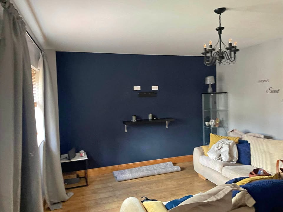 Hello I have double room for one person. Location is very good, Lucan esker manor. 1 min to bus stop