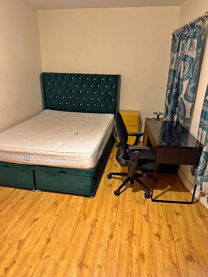 1 Bed 1 Bath Room only