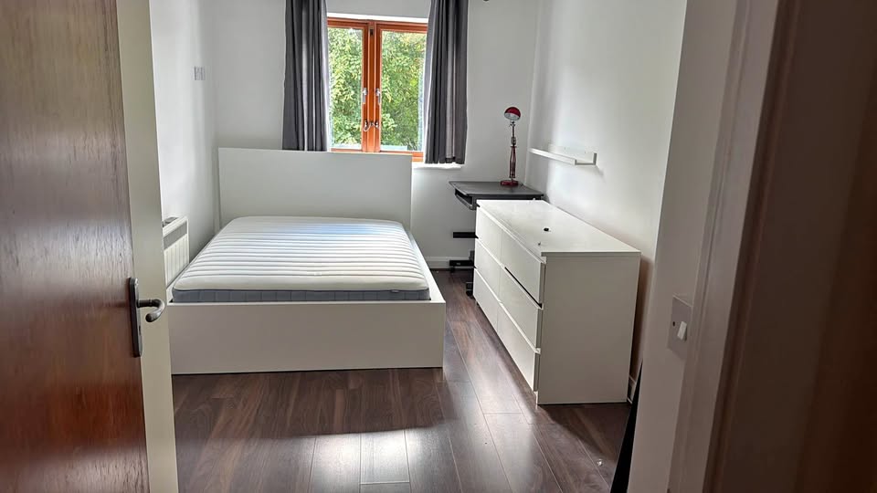 Room for rent in