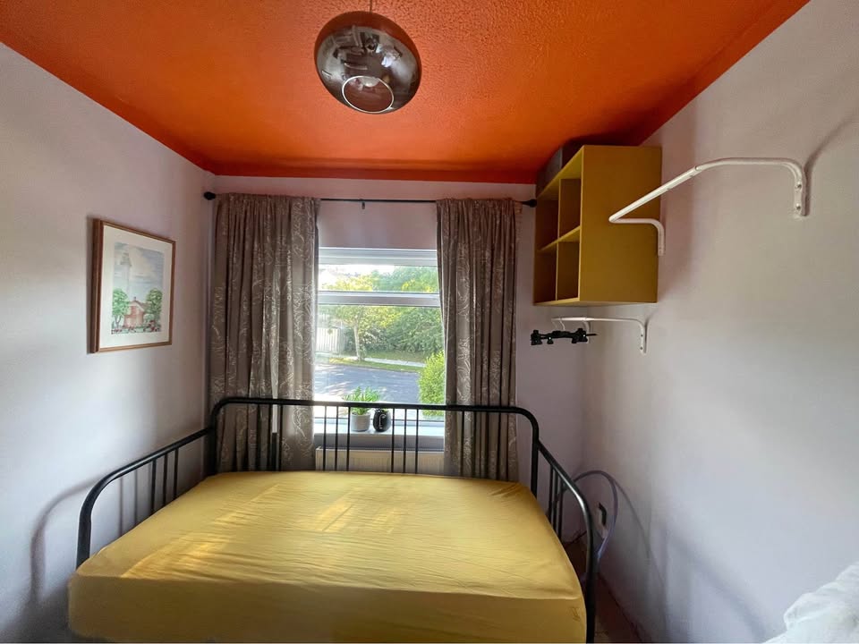 Short term single bed Female renter only