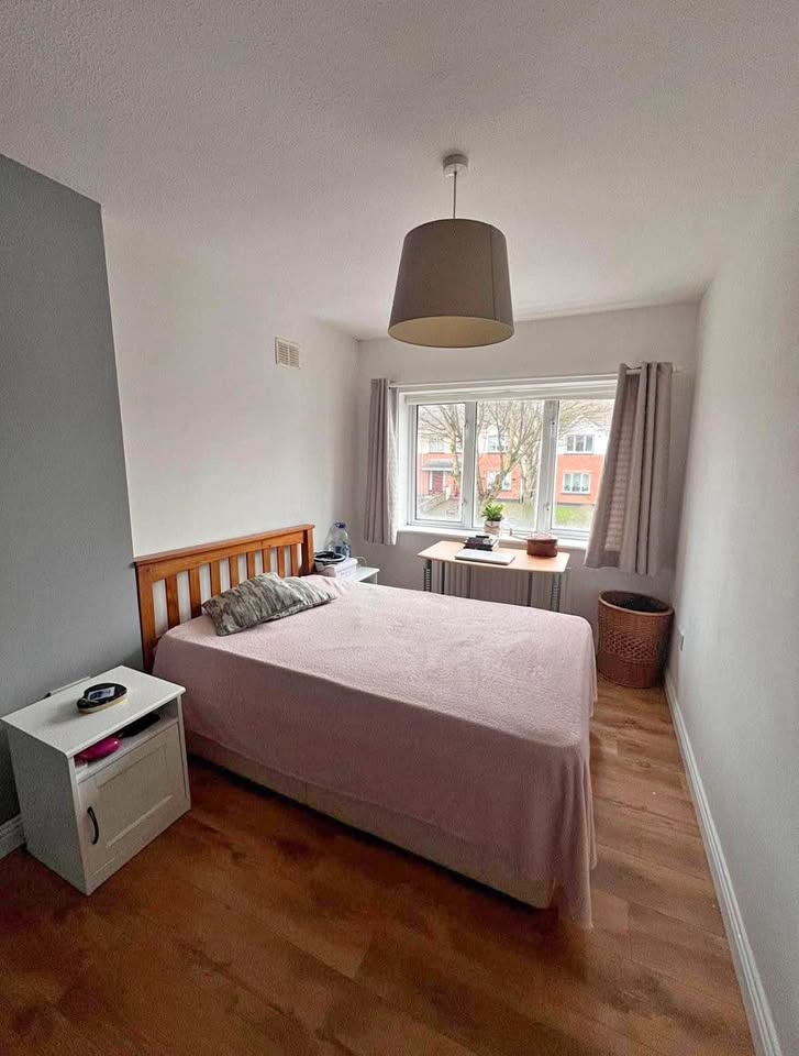 Spacious room available for rent from 15 September 2026. Dublin 15, Hartstown. 5-minute walk from the bus station and a 10-minute walk from Blanchardstown City 