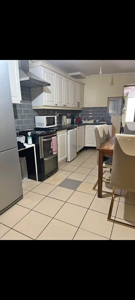 1 bed 1 bath Room only