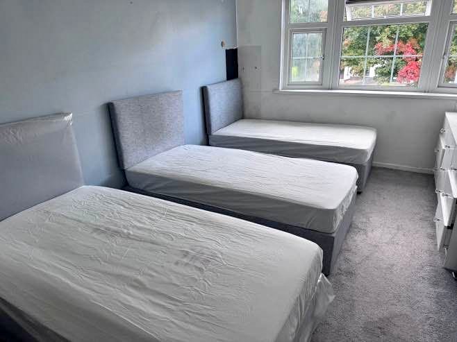 Temporary/Permanenet Accommodation for male in a Triple Bed Room — available from 1 Aug 2026 ( flexible upto 1 month)