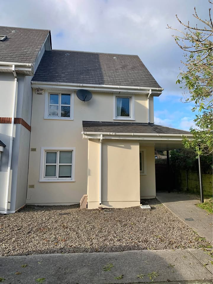 HOUSE TO LET – AVAILABLE IMMEDIATELY