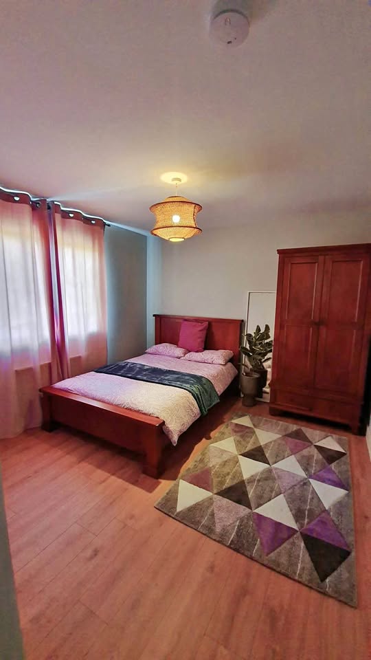 Double bedroom in Drogheda/Mornington