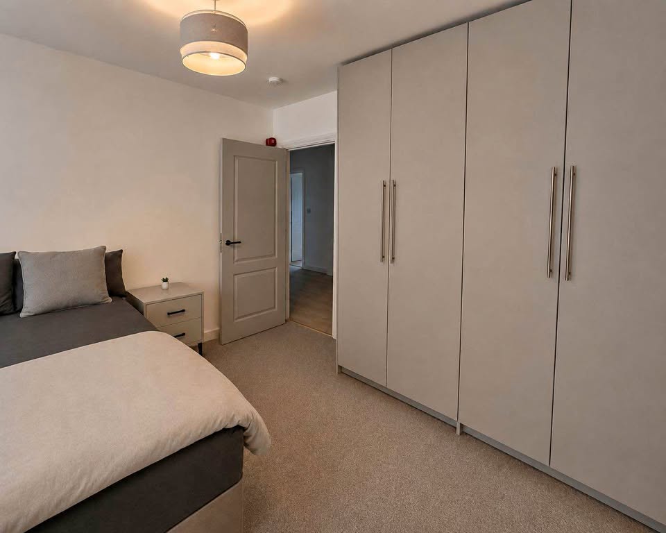 Spacious double bedroom available to rent in a fully furnished 2-bed apartment in Parkwest, Dublin 12.