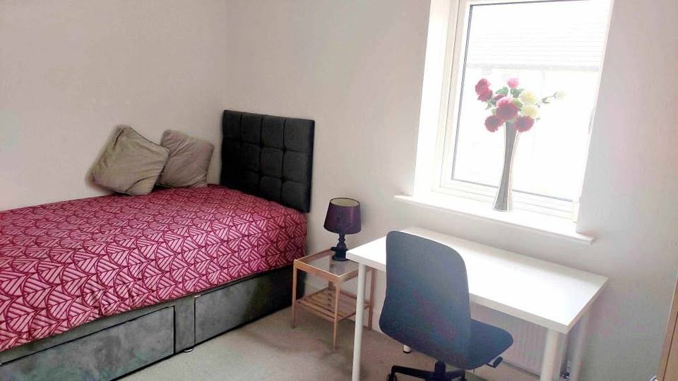 Private single room available for female