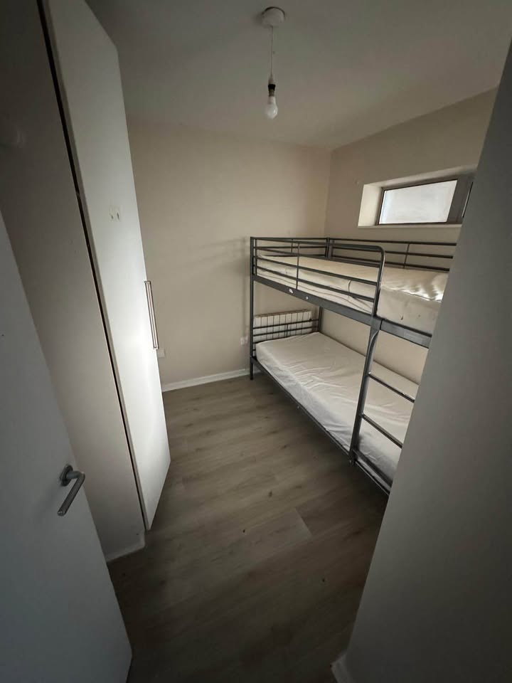 AVAILABLE BED IN A SHARED ROOM