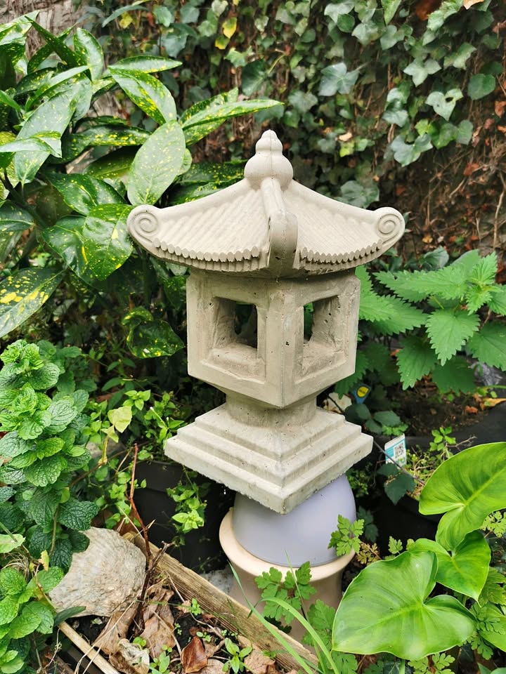 Japanese+Garden+Lantern+-36cm+Cast+Concrete+Pagoda+-Handmade+Dublin