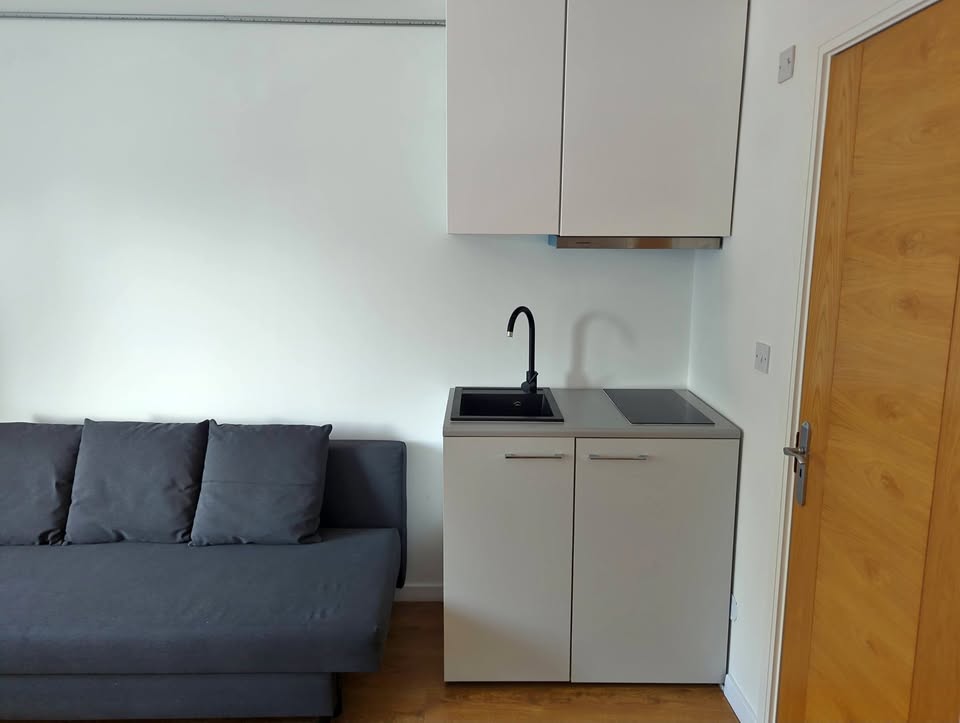 1 Bed 1 Bath Room only