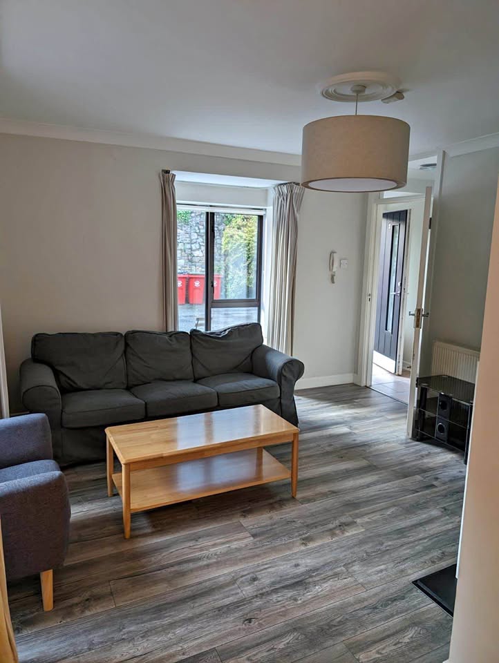 Available Double Room in Dublin 4