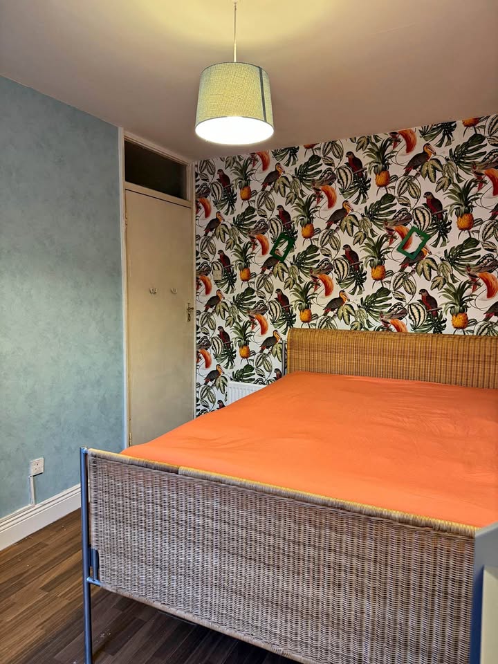 A bright and spacious double room is available in a clean, friendly, and well-maintained 3-bedroom house in Raheny, Dublin 5.