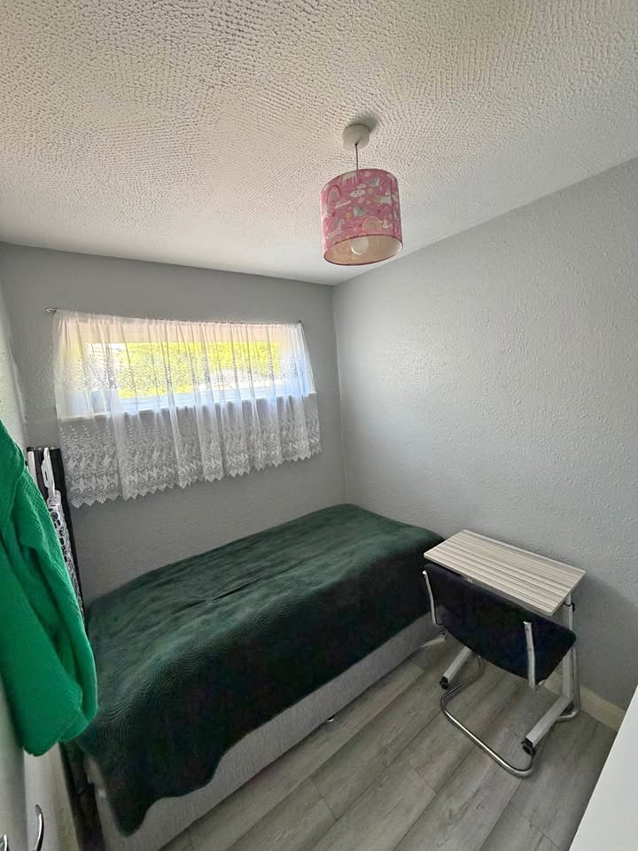 Single rom for rent