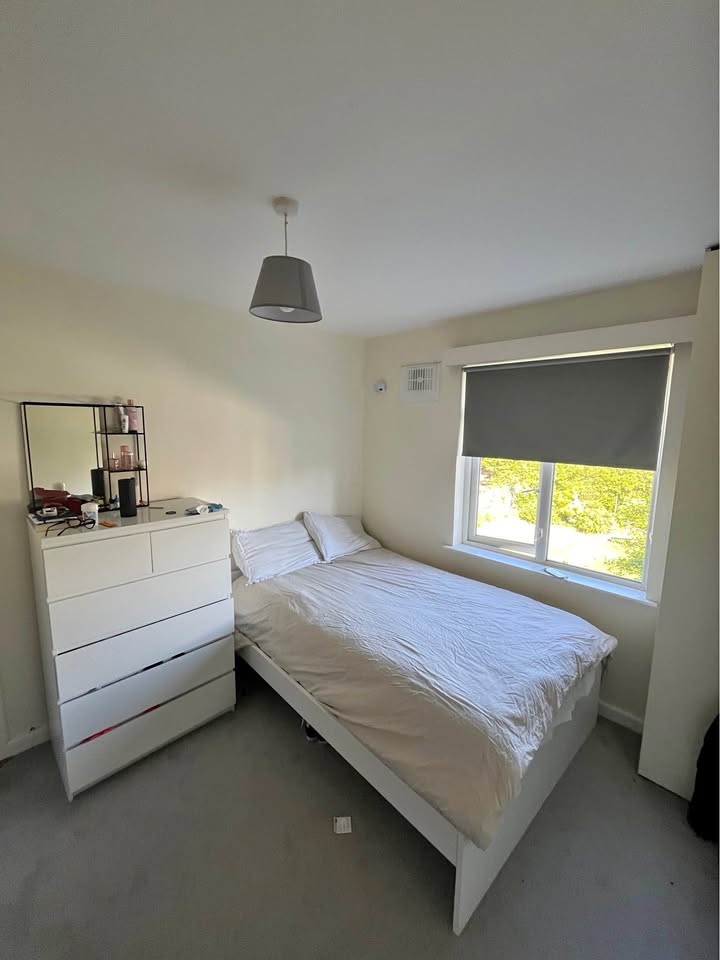 Single bedroom available