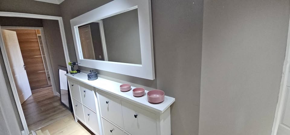 2 Double rooms , one ensuite with bathroom