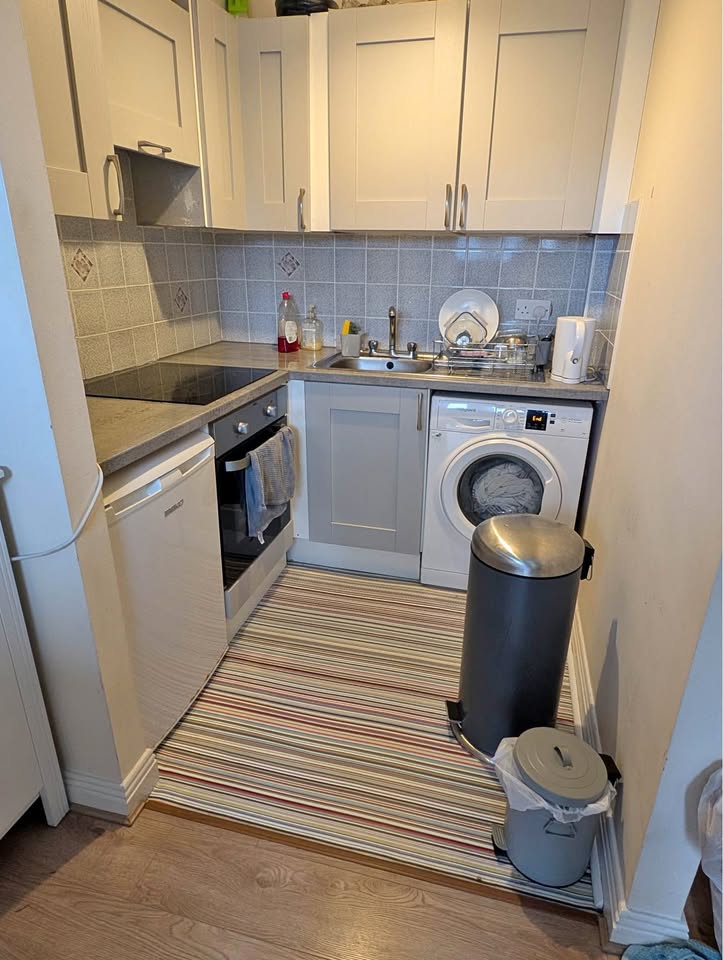 Room for Rent | references required