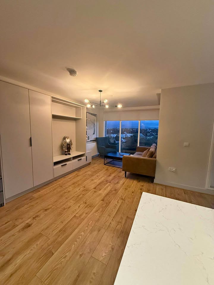 Female Roommate Wanted – Shared Room in a 2-Bed Apartment (Dublin 20)