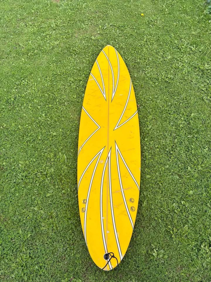 Surf board
