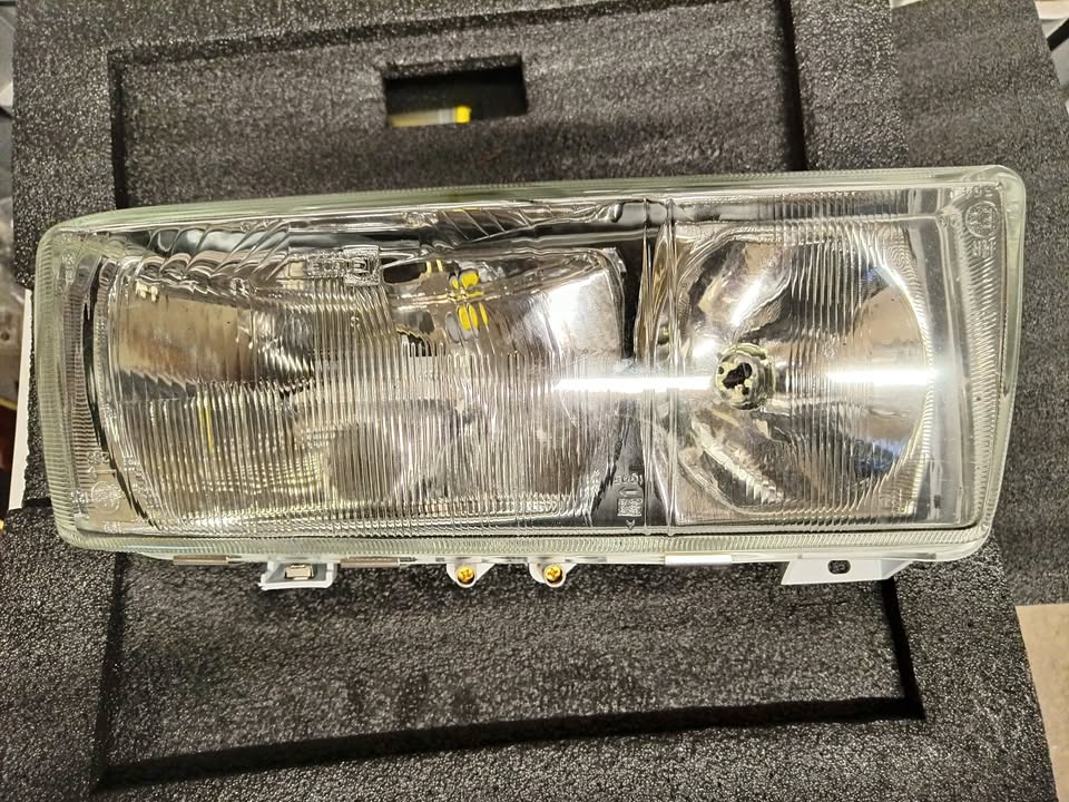 New Old Stock Passenger Side sloped headlight for B2 RHD URq, Coupe, Audi 80/90 & matching quattros