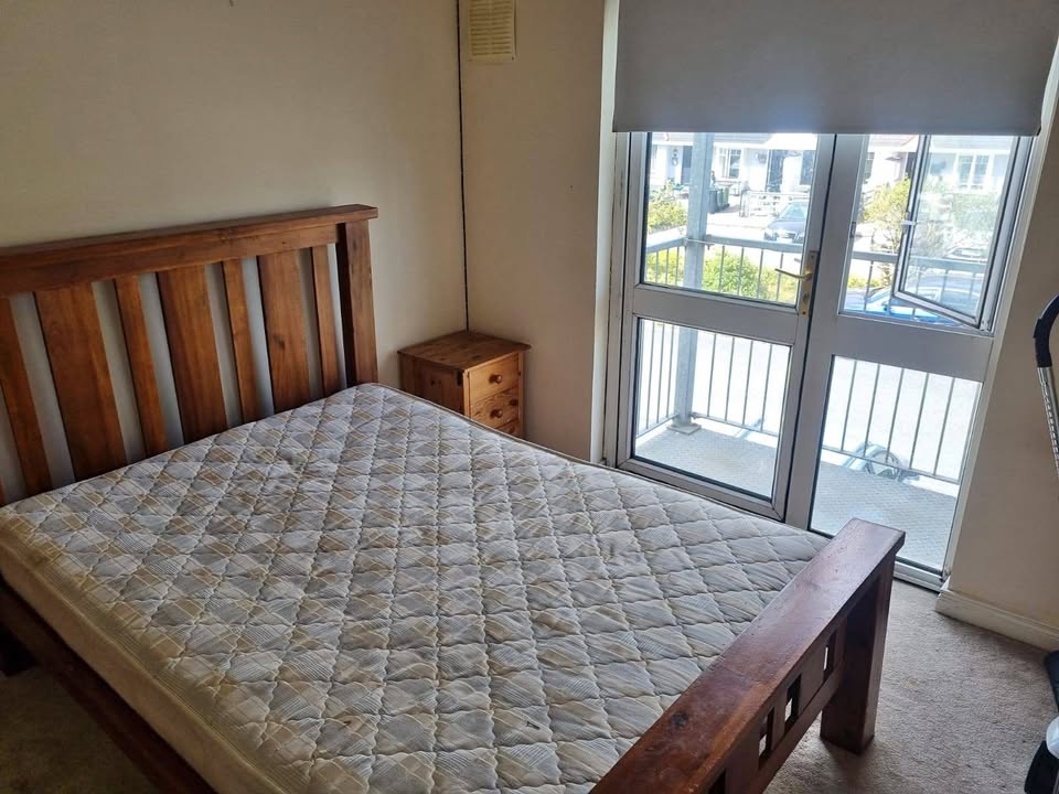 Double Room with balcony Available in swords 900 bills are shared
