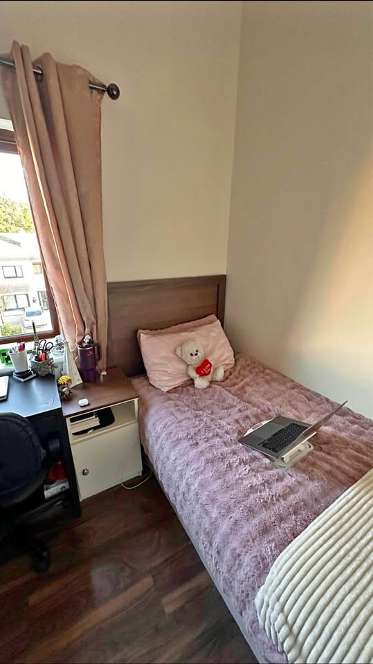 SINGLE ROOM AVAILABLE