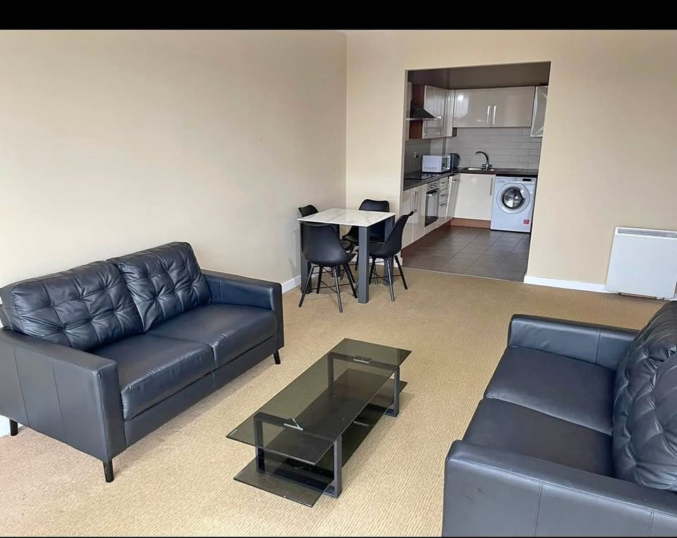 1 double room to rent in a 2 bed - The Square - Tallaght