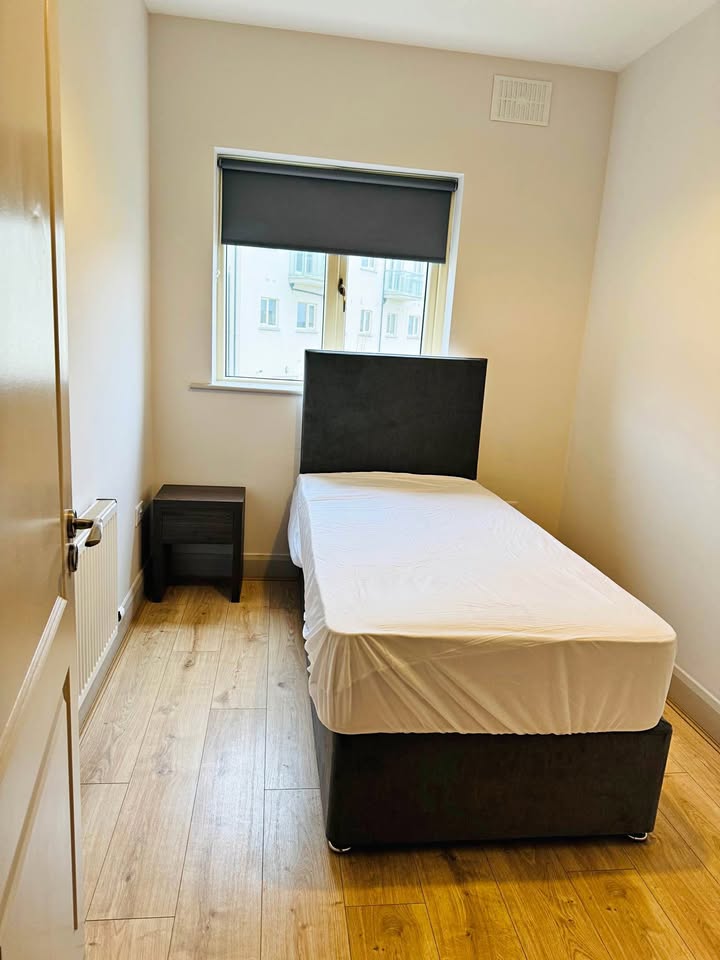 One single room is available for rent