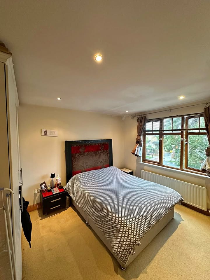 Double room available for a couple - Dublin 15 (private bathroom)