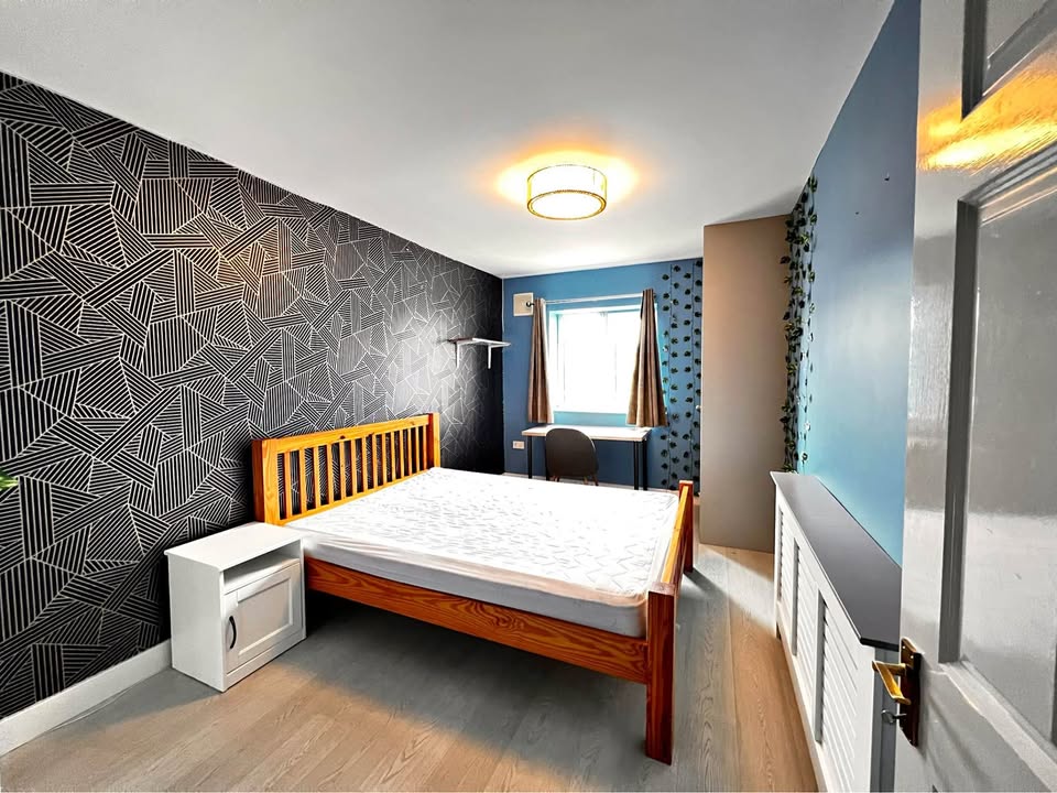 Double Ensuite Room in Dublin D18 – long -Term for Rent