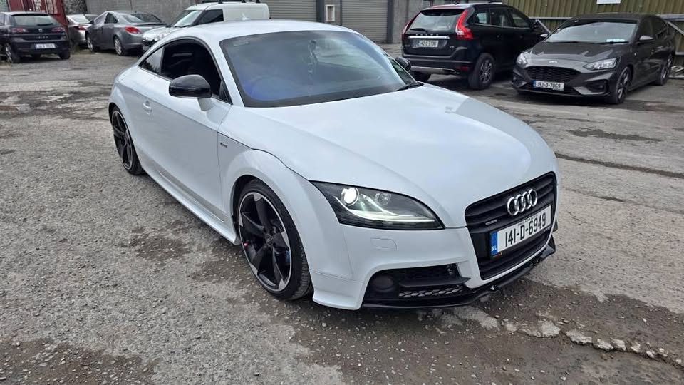 Audi tt 2014 2.0tdi s-line quatrro!! Low mileage.
