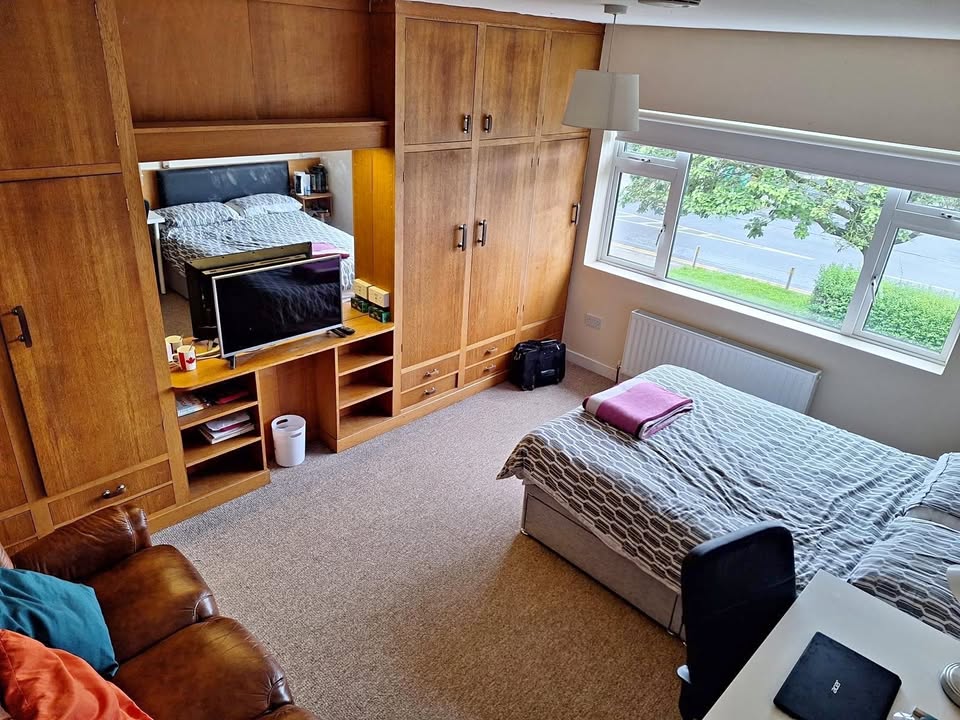 1 Bed 1 Bath Room only