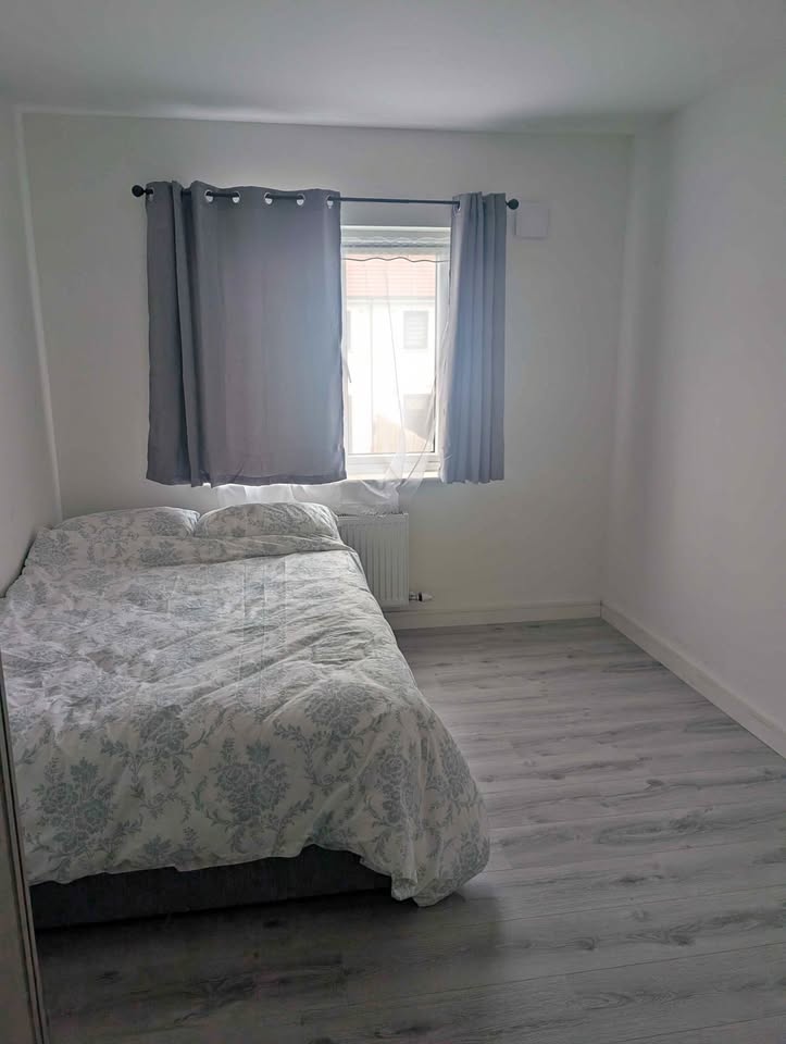 1 Bed 1 Bath Room only