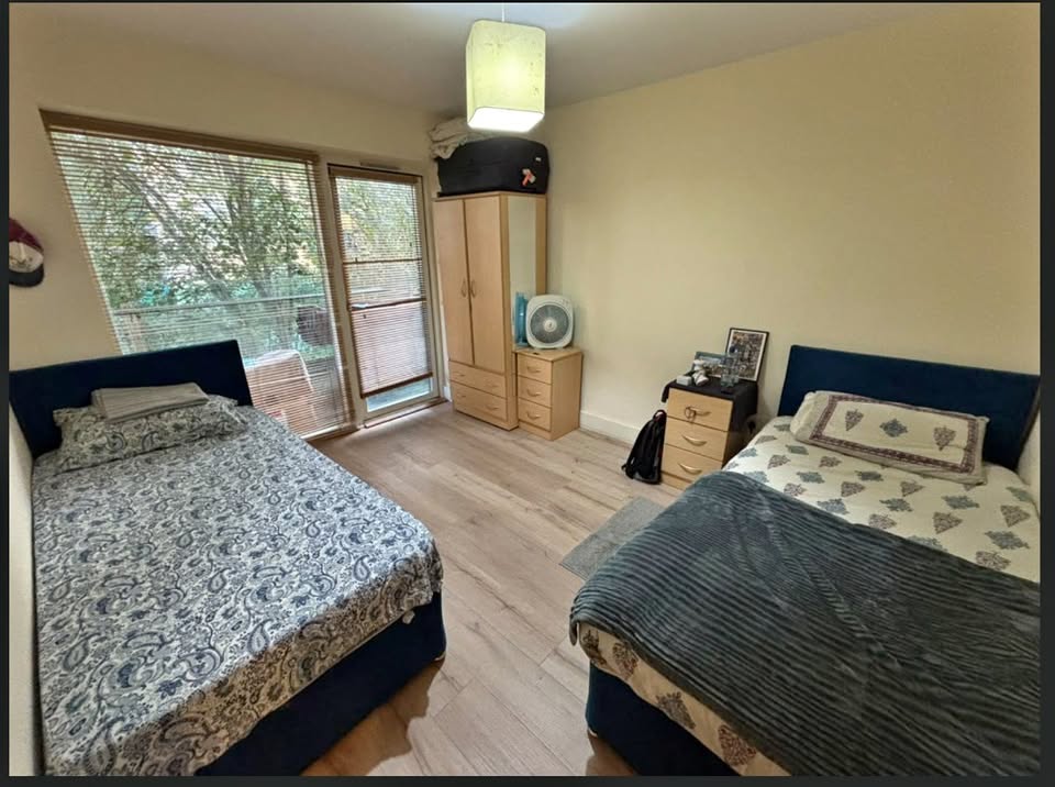 3 beds 2 baths Flat/apartment