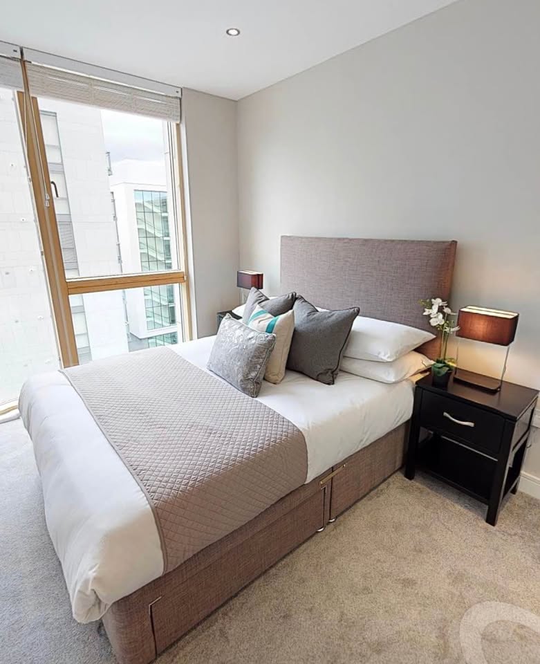 Double-bed for lease in D18 Central Park