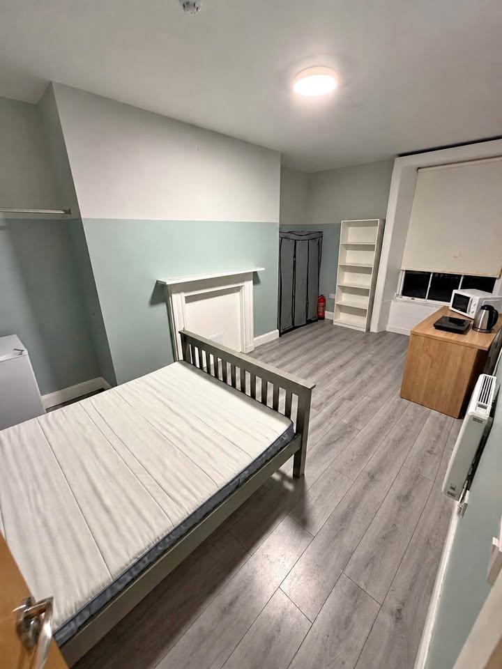 Room/studio in rathmines