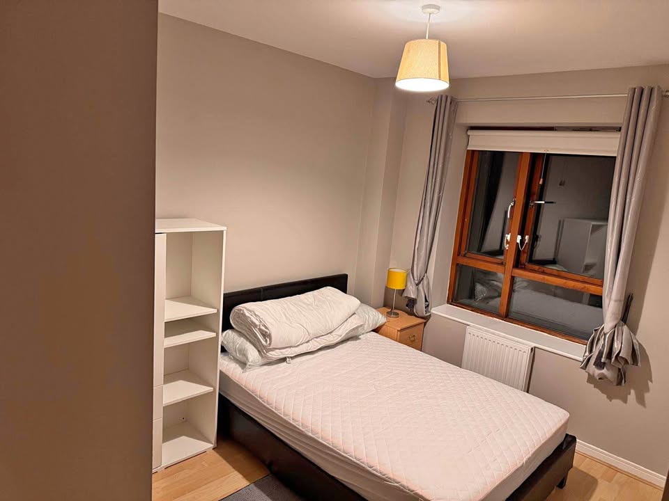 Masterbedroom- Accomodation- One Female