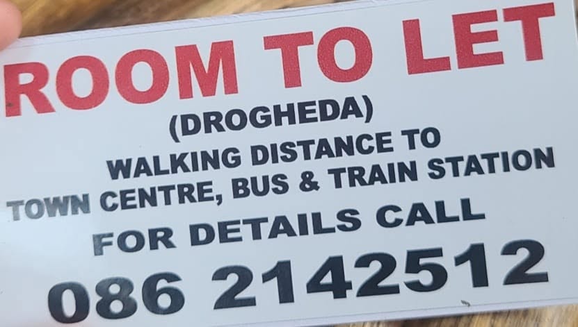 ROOM TO LET in drogheda within walking distance of train station bus stop and town centre DM FOR PICTURES AND PRICE