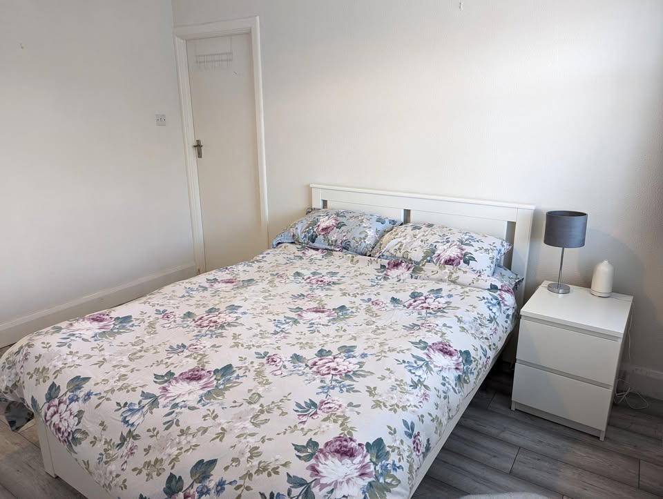 1 Bed 1 Bath Room only
