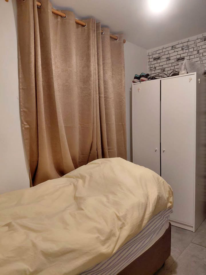 Vacante femenina en habitación compartida D1